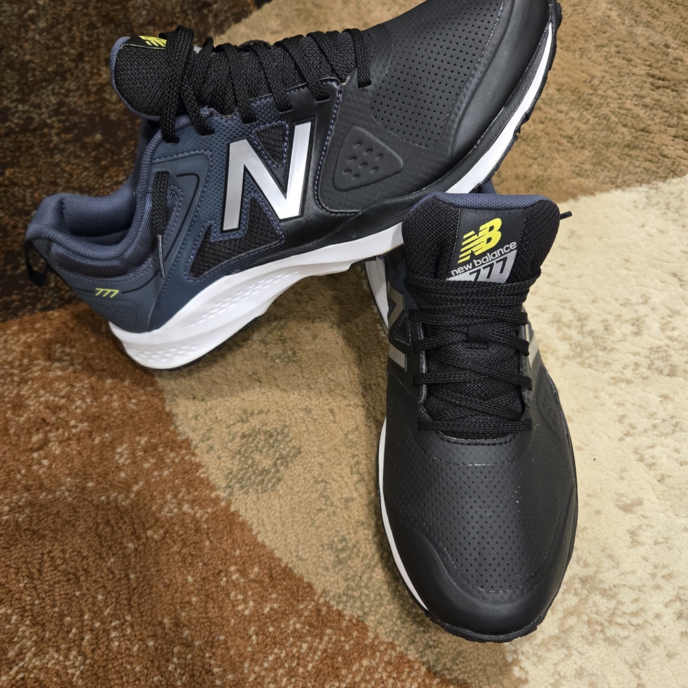 New Balance Men's Black Running Shoes